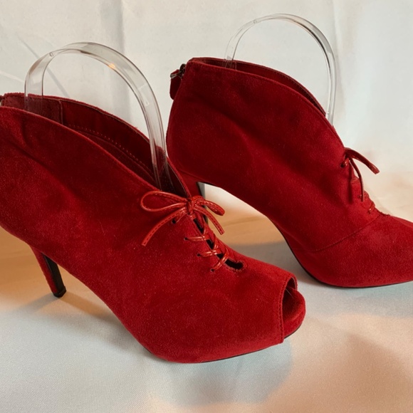 IMPO RedFaux Leather Lace Up Heels with a Zipper in the Back! - Picture 3 of 10